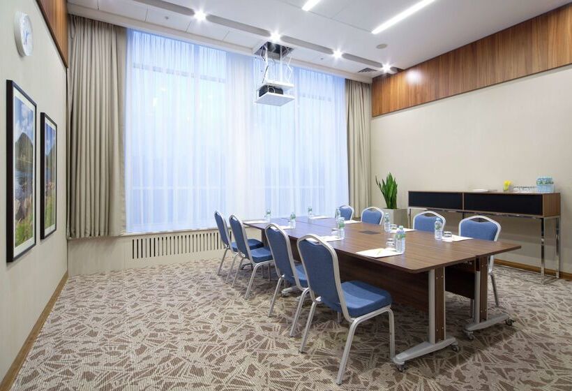 בית מלון כפרי Hilton Garden Inn Moscow Krasnoselskaya
