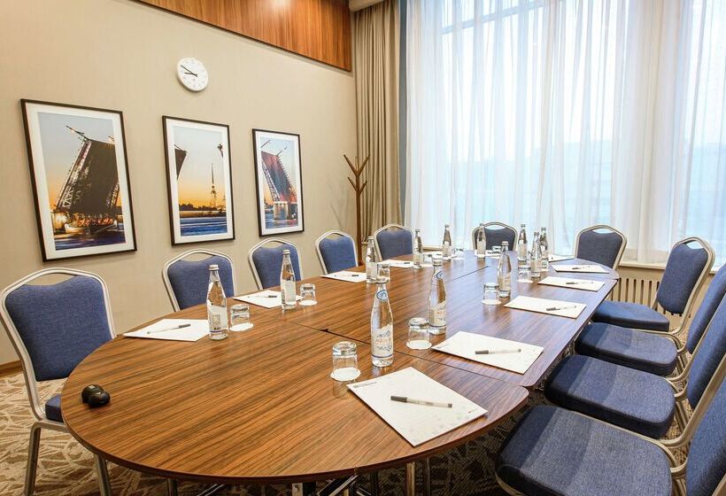 בית מלון כפרי Hilton Garden Inn Moscow Krasnoselskaya