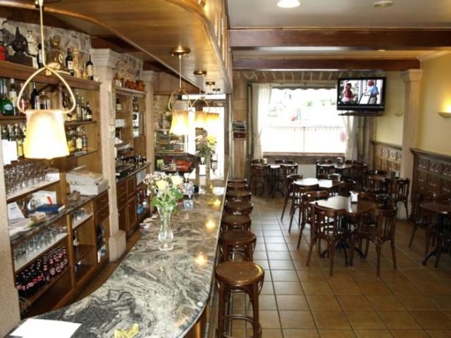 ホテル Hostal Giadás