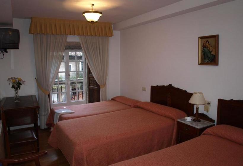 ホテル Hostal Giadás