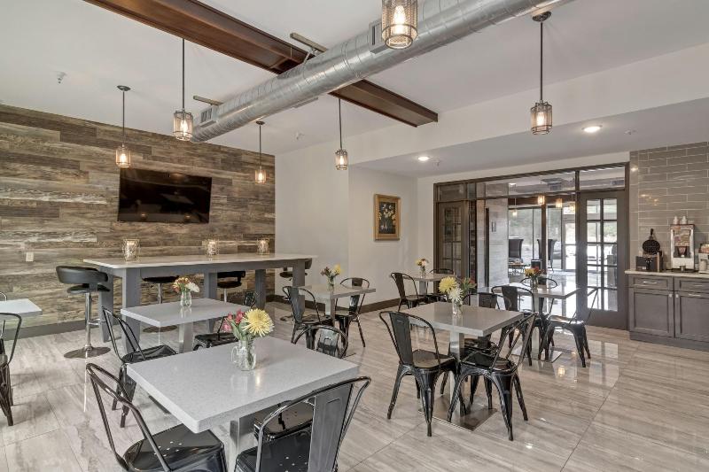 酒店 Iris Garden Inn