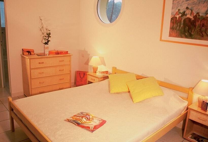 هتل Lagrange Vacances   Eden Parc Golf