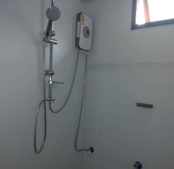 Отель Lanta Cottage Sha Plus