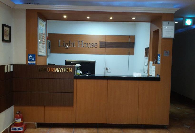 בית מלון כפרי Lighthouse