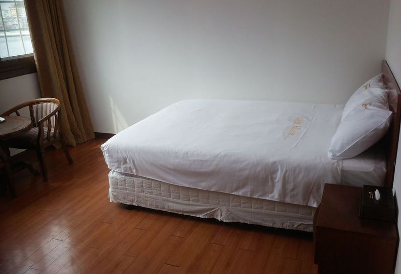 בית מלון כפרי Lighthouse