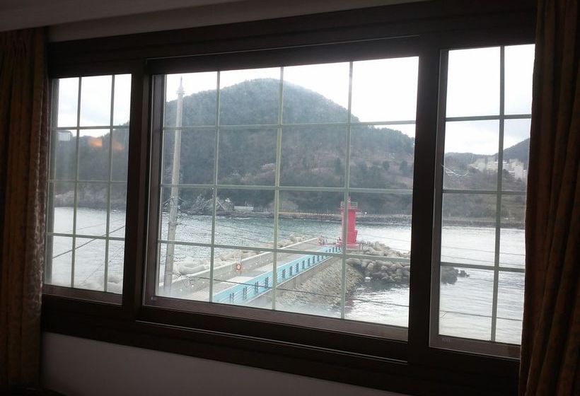 בית מלון כפרי Lighthouse