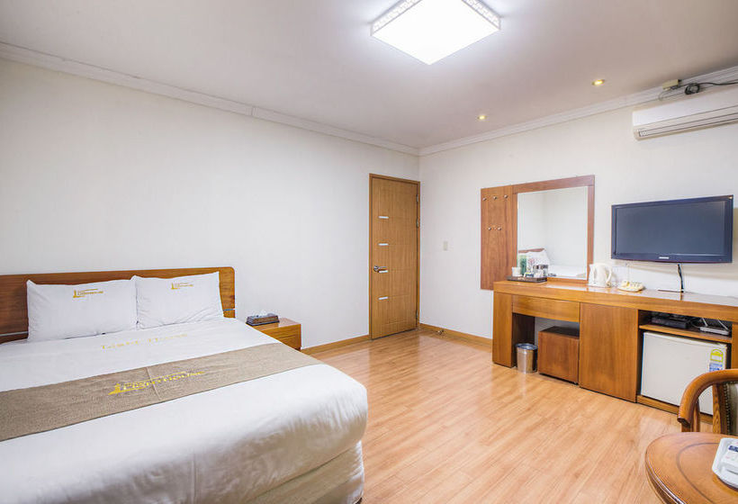 בית מלון כפרי Lighthouse