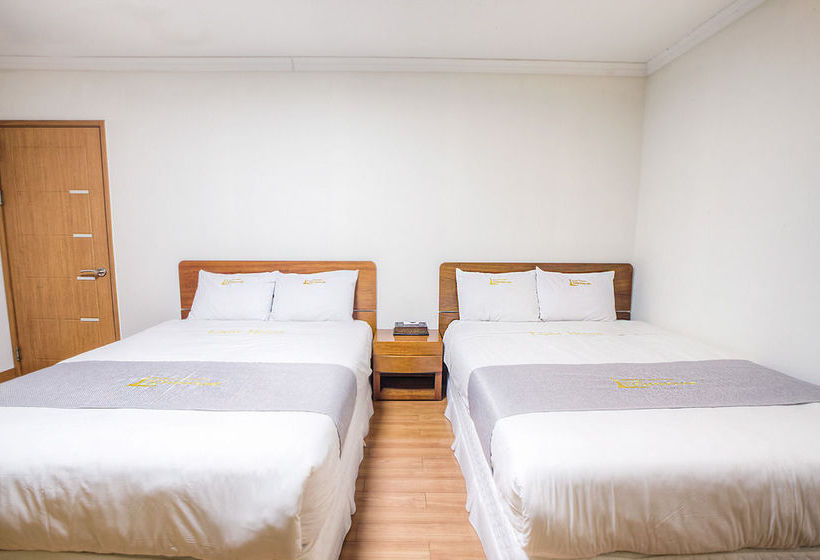 בית מלון כפרי Lighthouse