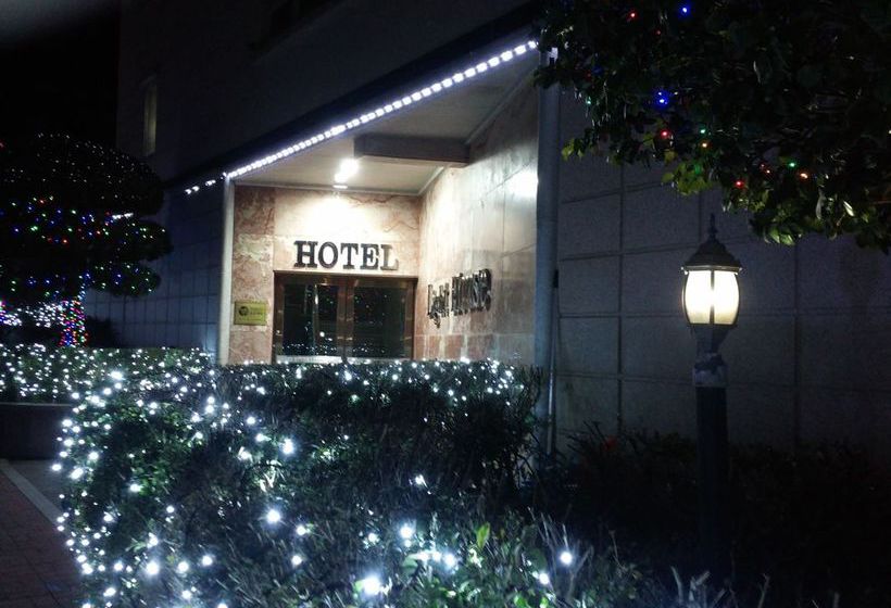 בית מלון כפרי Lighthouse