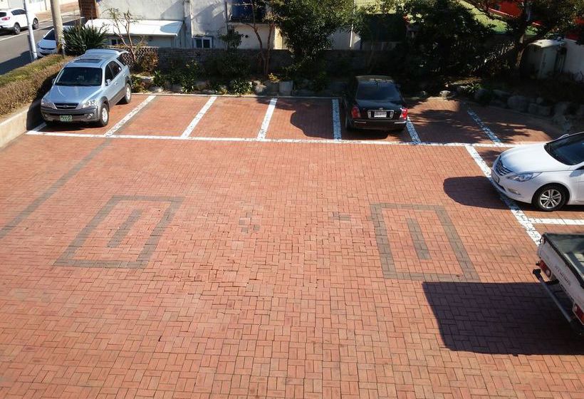 בית מלון כפרי Lighthouse