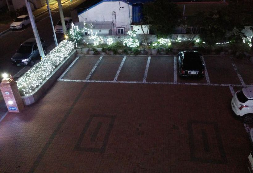 בית מלון כפרי Lighthouse