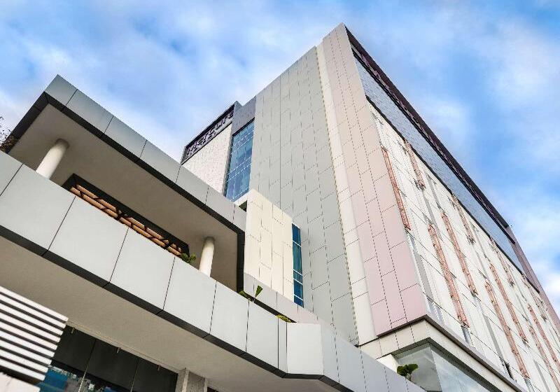 هتل Mercure Jayapura