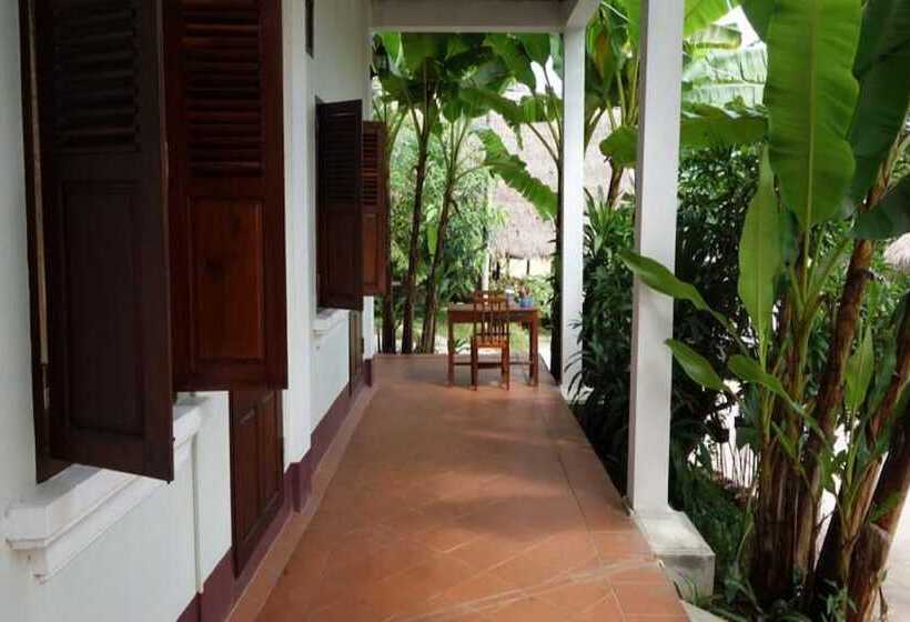 Отель Namkhanriverside