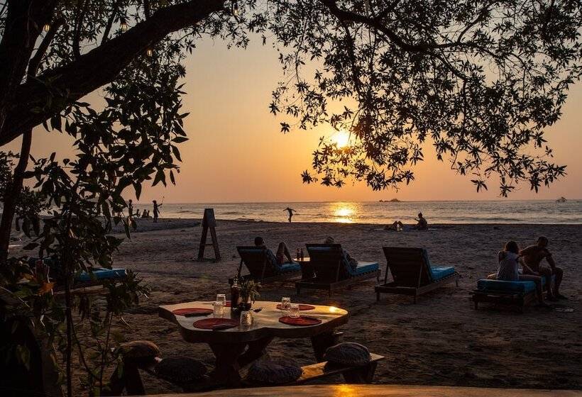 酒店 Ocho Artisan Bungalows