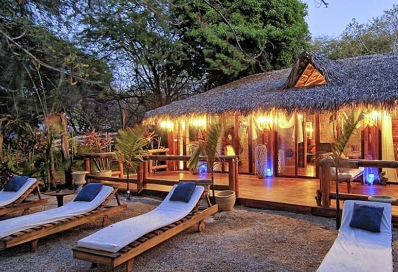 酒店 Ocho Artisan Bungalows