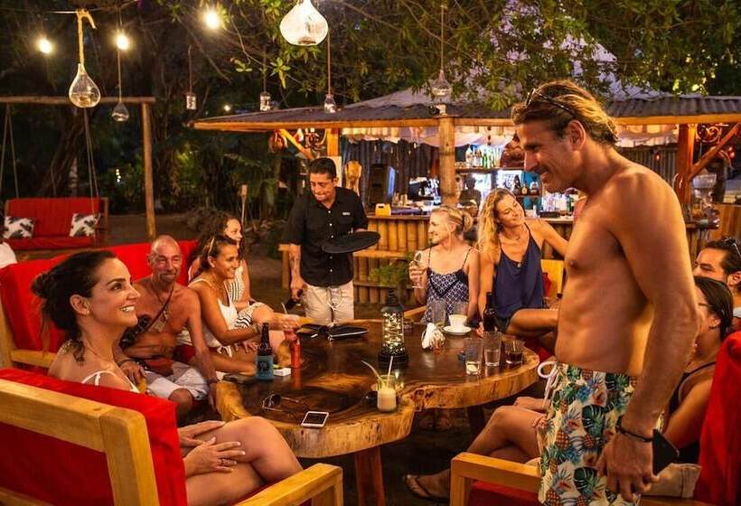 酒店 Ocho Artisan Bungalows