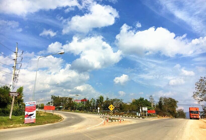 בית מלון כפרי Pai Yododo Resort