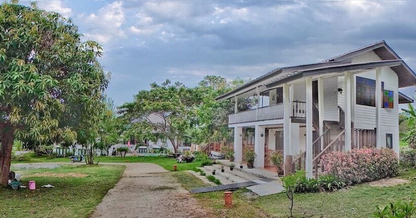 בית מלון כפרי Pai Yododo Resort