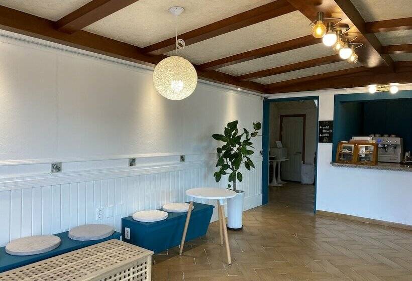 בית מלון כפרי Queens Bay Pension