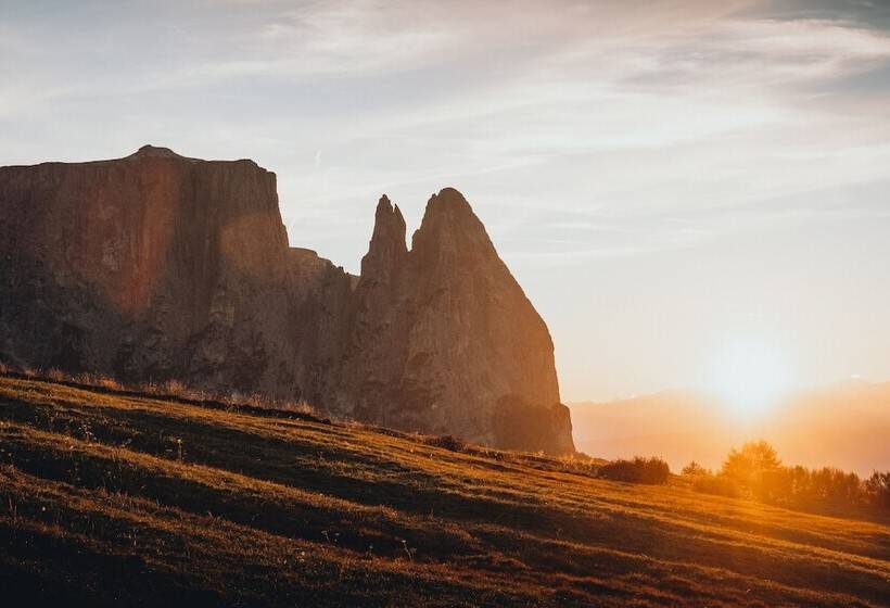 Отель Sensoria Dolomites