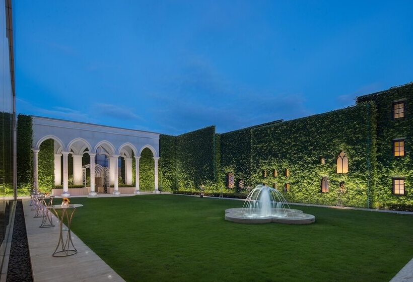 هتل Sofitel Foshan Shunde   Free Shuttle Bus During Canton Fair