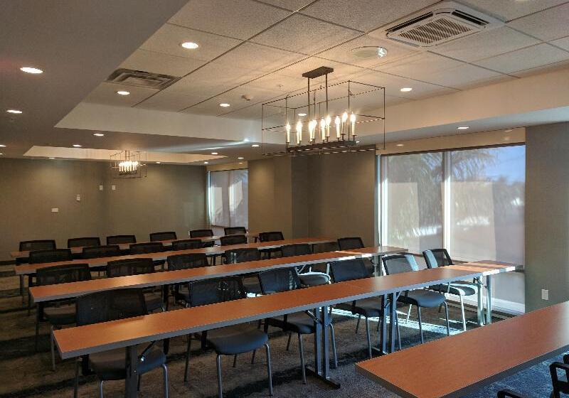 בית מלון כפרי Towneplace Suites By Marriott Miami Airport