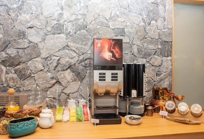 Отель Yianna Caravel Suites By Checkin Adults Only