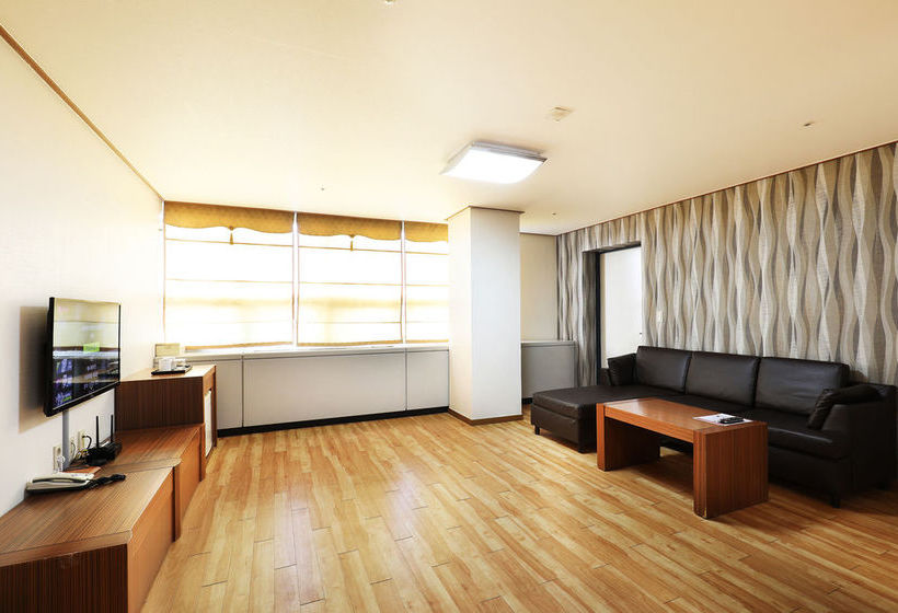 פנסיון Erica Guesthouse