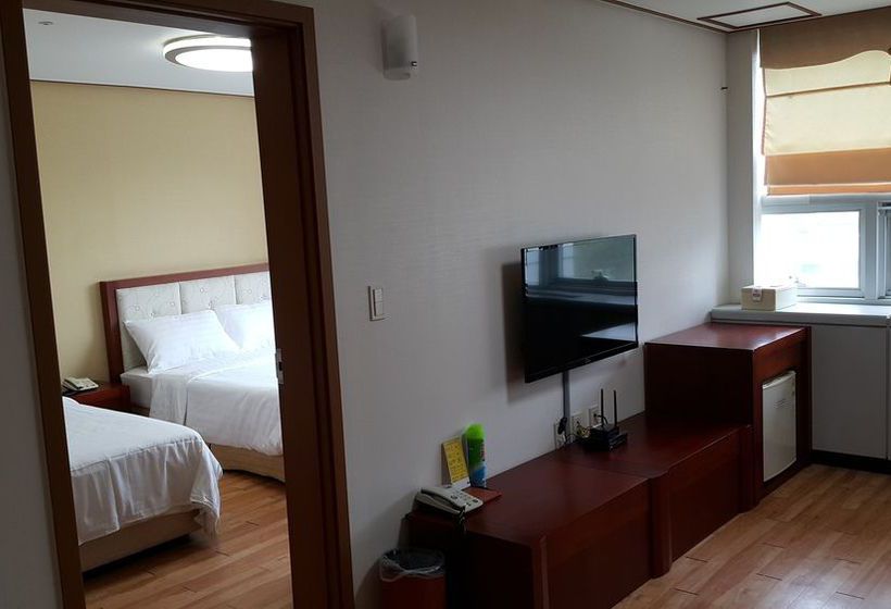 פנסיון Erica Guesthouse