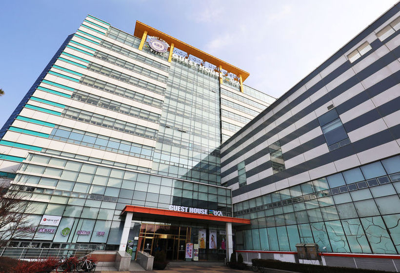 פנסיון Erica Guesthouse