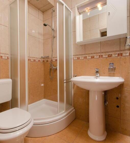 بنسيون House Topic