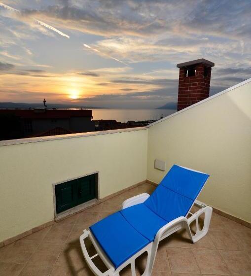 بنسيون House Topic