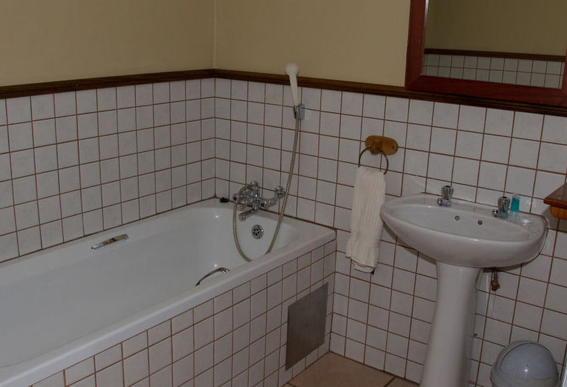 بنسيون Ngena Guest House