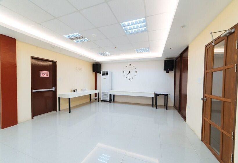 ペンション Reddoorz @ Rosario Street Bacolod