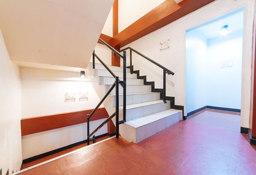 ペンション Reddoorz @ Rosario Street Bacolod