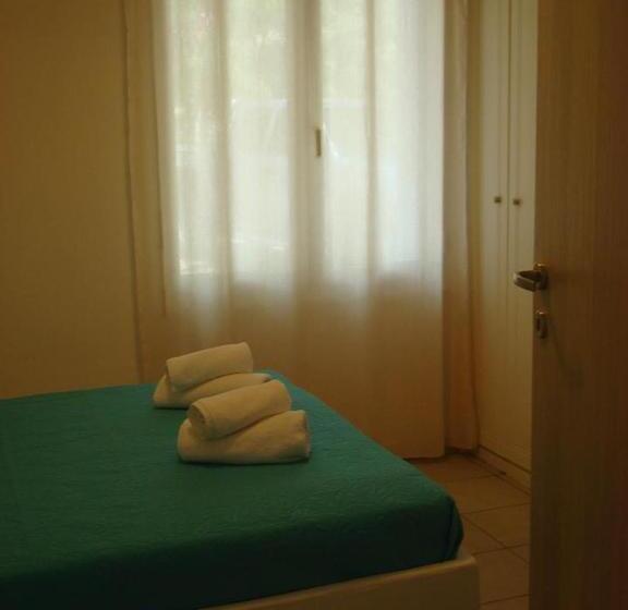 پانسیون Smaragdi Studios And Rooms