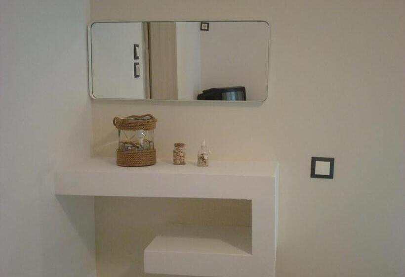 پانسیون Smaragdi Studios And Rooms