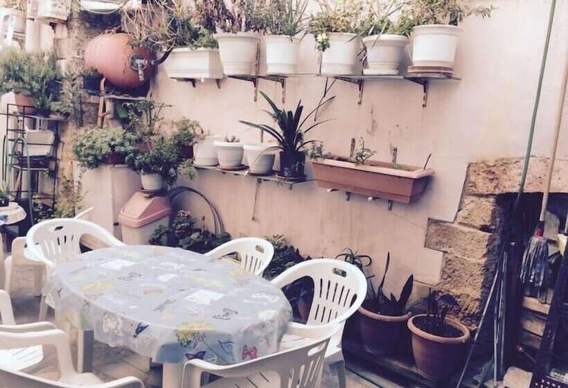 פנסיון Stelios Studios