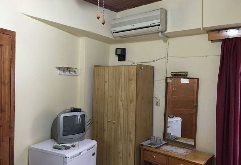 פנסיון Stelios Studios