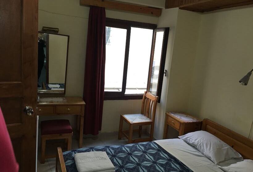 פנסיון Stelios Studios