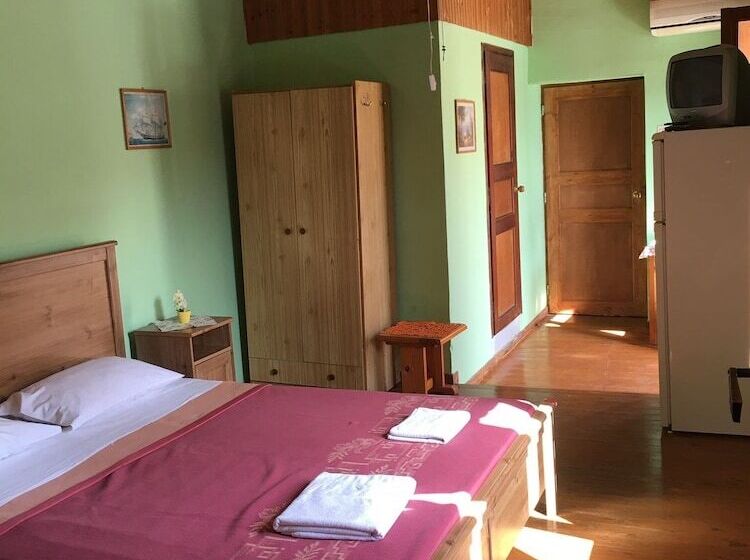 פנסיון Stelios Studios