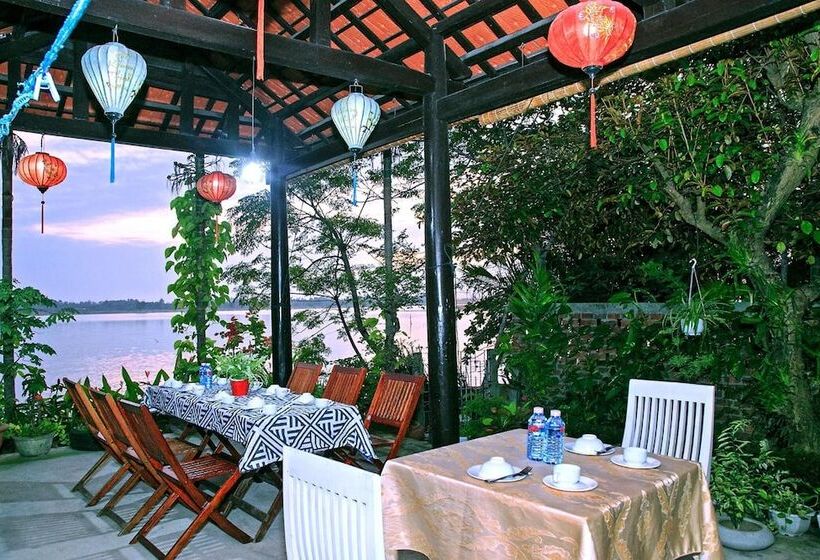 پانسیون Thu Bon Riverside Homestay