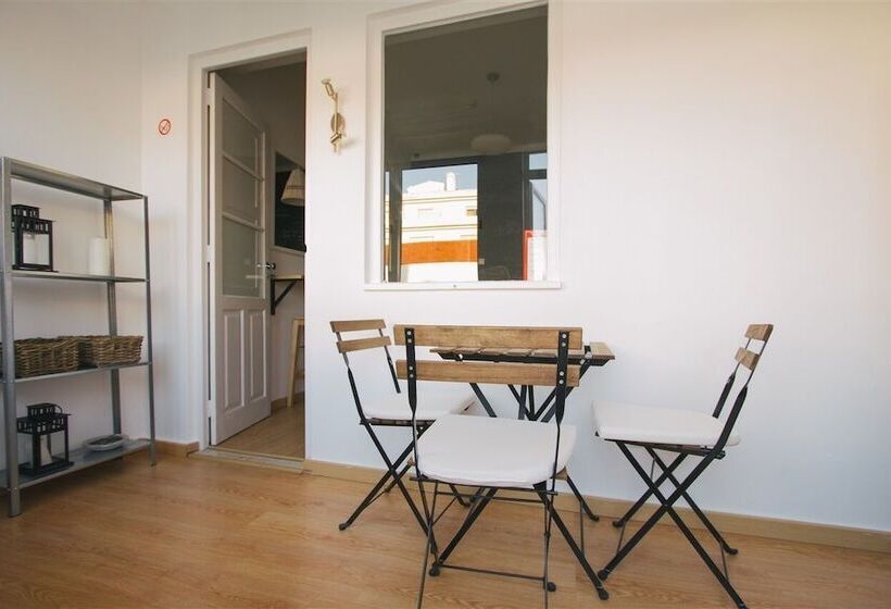 Ptm Downtown Hostel&suites