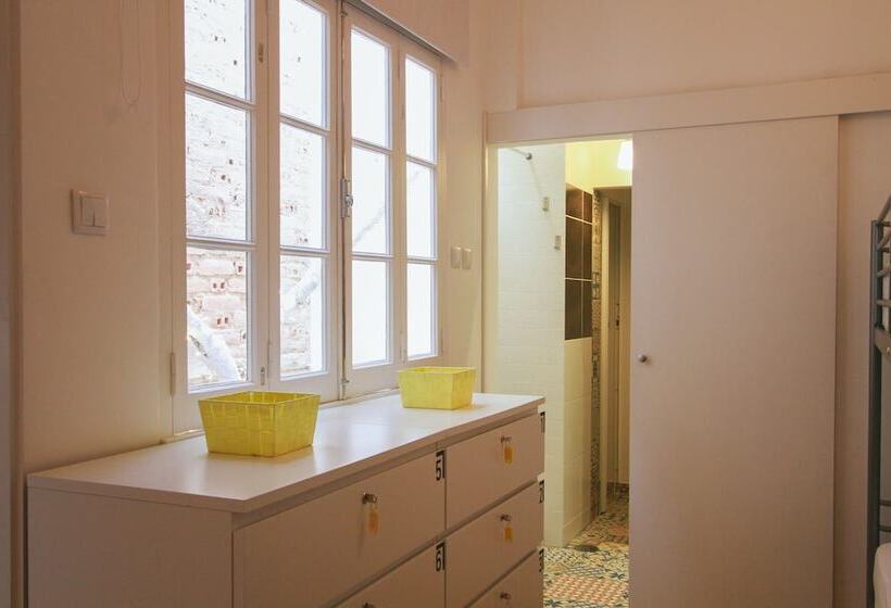 Ptm Downtown Hostel&suites