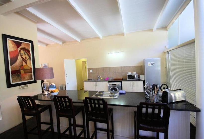 Stay2live Monument Park