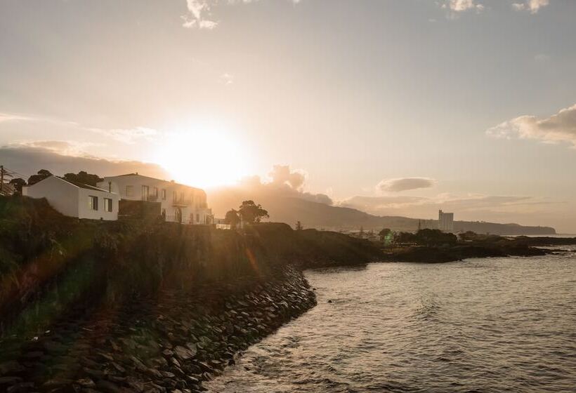 White Exclusive Suites & Villas