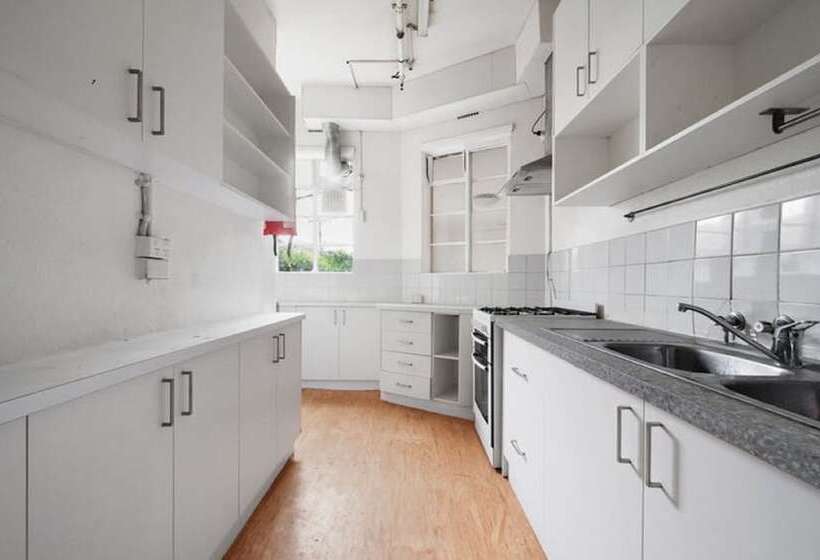 ユースホステル Richmond Private Rooms   151 Hoddle Homestay