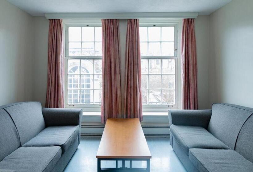 旅馆 Dalhousie University Accommodations