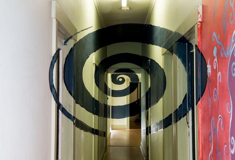 ユースホステル The Pickled Frog