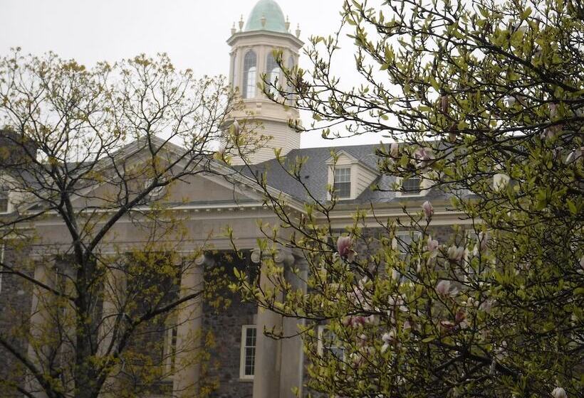 هاستل University Of King S College